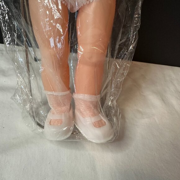 Fibre Craft Angel Doll 13" – Vintage Blonde, Sleepy Eyes #3049P-01 New Old Stock - Picture 5 of 8